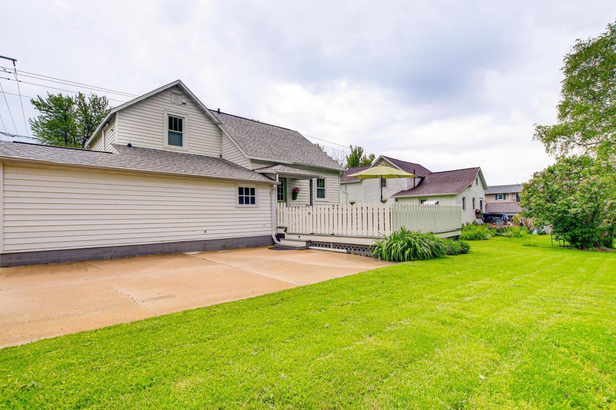 Lavish House With Patio - 2 Blocks To Green Lake! Buitenkant foto